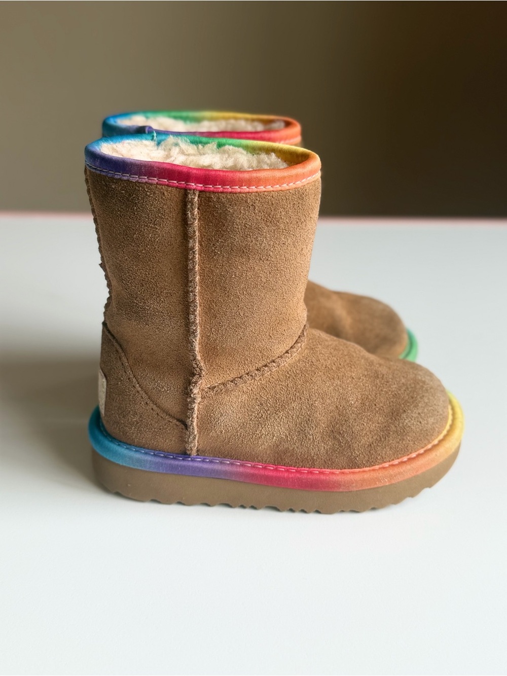 UGG Classic Short II Rainbow Trim Chestnut Boots Toddler Girls Size 7